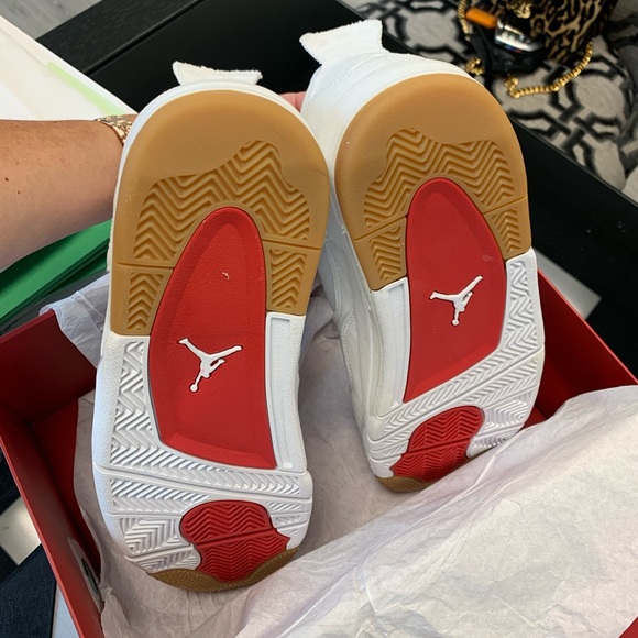 Air Jordan Nikes - Picture 6 of 16